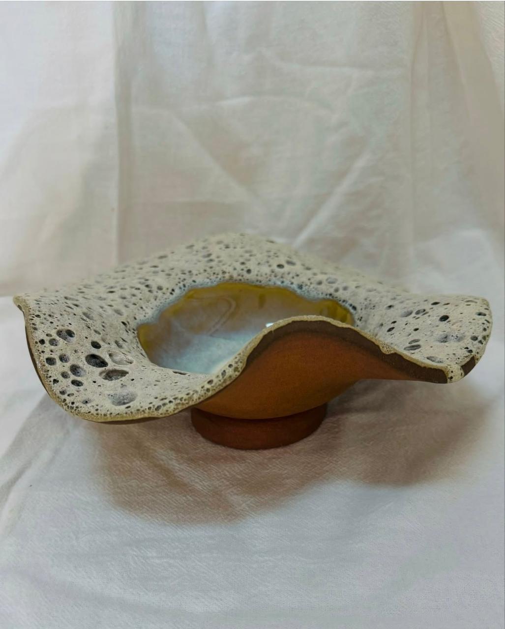 Prato Cratera. 22cm diâmetro aprox. R$200,00