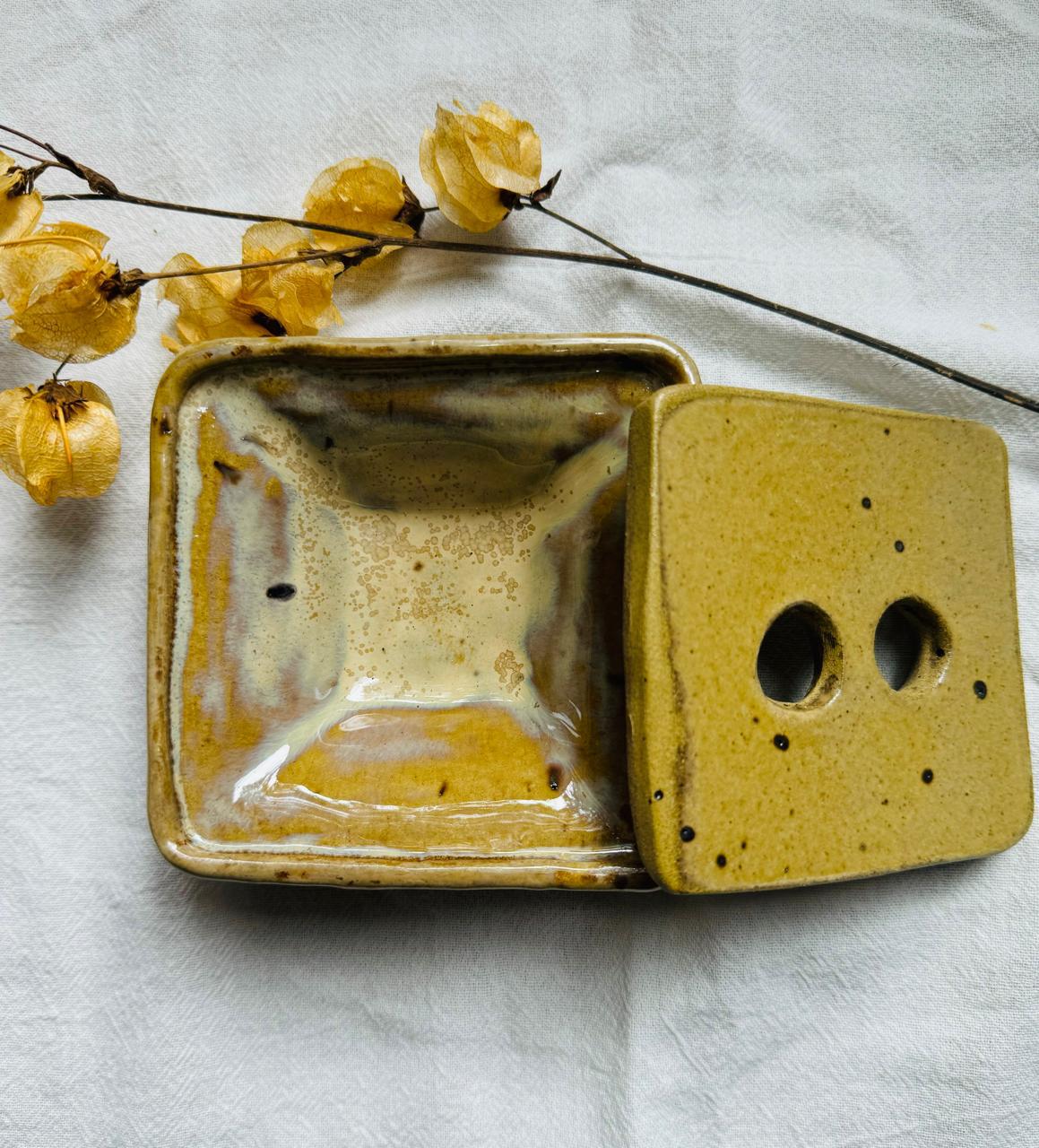 Saboneteira/ Porta joia. 10x10cm. R$ 100,00